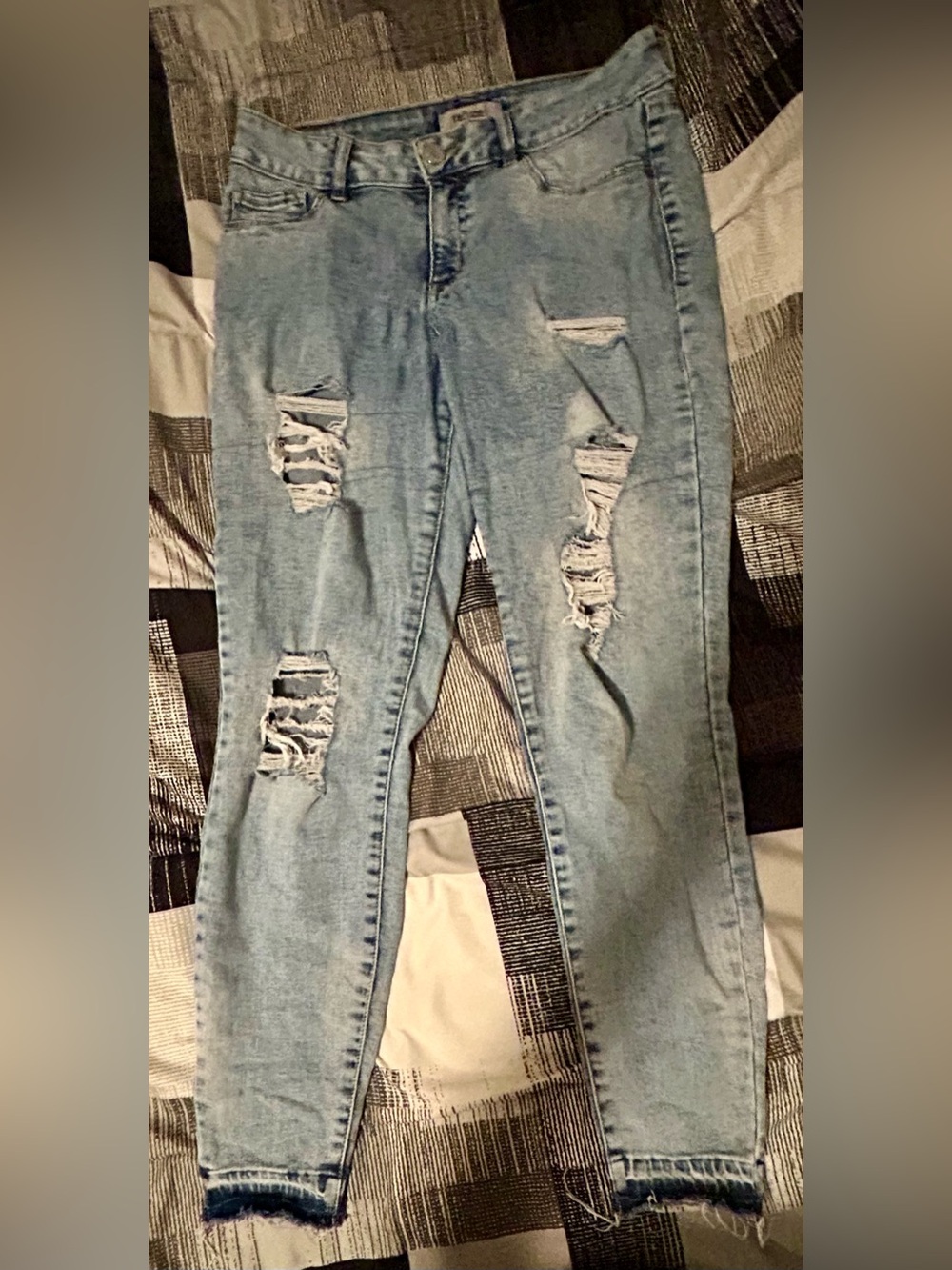 refuge Light Wash Ripped Skinny Jeans